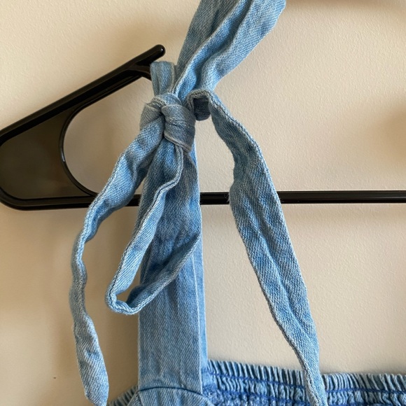 Old navy stretchy tie top. - Picture 4 of 4